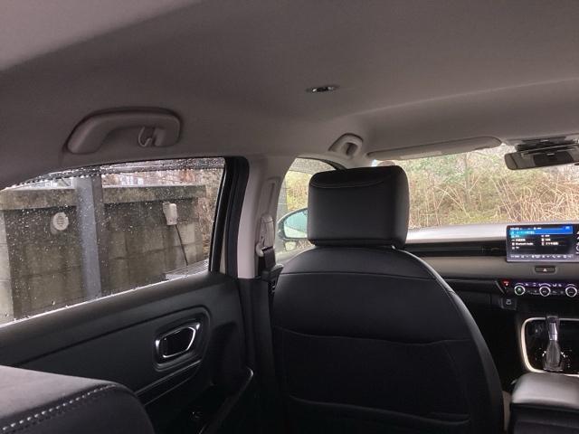 ヴェゼル ｅ：ＨＥＶＺ　純正ナビ　フルセグ　リアカメラ　地上デジタル　ＵＳＢ入力　ハンズフリーテールゲート　シートＨ　サイドエアＢ　パークセンサー　リヤカメラ　ＬＥＤヘットライト　ＥＳＣ　パワステ　ＡＡＣ　エアバック　ＡＢＳ（50枚目）