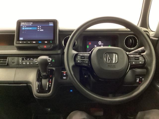 N-BOXカスタム ベースグレード 試乗車 メモリーナビ ドラレコ ETC Pソナー ナビテレビ レーダーブレーキサポート 地デジ対応 サイドエアバック 禁煙 Sヒータ スマートキー&プッシュスタート 横滑り防止 USB 盗難防止(3枚目)