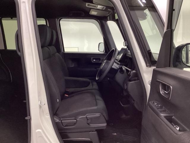 N-BOXカスタム ベースグレード 試乗車 メモリーナビ ドラレコ ETC Pソナー ナビテレビ レーダーブレーキサポート 地デジ対応 サイドエアバック 禁煙 Sヒータ スマートキー&プッシュスタート 横滑り防止 USB 盗難防止(16枚目)