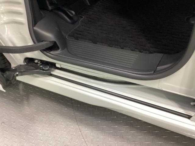 N-BOXカスタム ベースグレード 試乗車 メモリーナビ ドラレコ ETC Pソナー ナビテレビ レーダーブレーキサポート 地デジ対応 サイドエアバック 禁煙 Sヒータ スマートキー&プッシュスタート 横滑り防止 USB 盗難防止(33枚目)