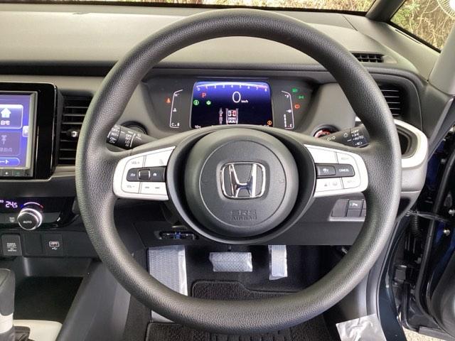 フィット ホーム メモリーナビ ドラレコ ETC リアカメラ カーテンエアバック サポカー LEDヘットライト オートクルーズ 前後障害物センサー 横滑り防止機能 アイドリングストップ フルセグTV 記録簿付 イモビ(3枚目)