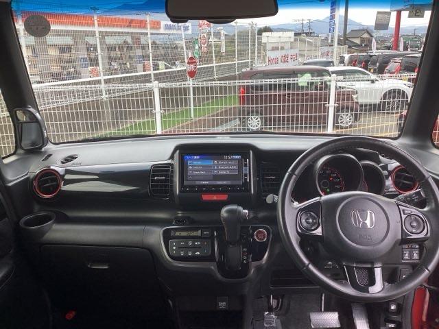 Ｎ－ＢＯＸカスタム ＧターボＳＳパッケージ　純正ナビ　あんしんパッケージ　スマートシティブレーキサポート　両側自動ドア　サイドエアバック　イモビライザー　Ｗエアバック　バックモニター付き　フルオートエアコン　地デジフルセグＴＶ　エアロ　ナビＴＶ（3枚目）