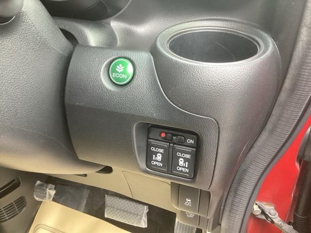 Ｎ－ＢＯＸカスタム ＧターボＳＳパッケージ　純正ナビ　あんしんパッケージ　スマートシティブレーキサポート　両側自動ドア　サイドエアバック　イモビライザー　Ｗエアバック　バックモニター付き　フルオートエアコン　地デジフルセグＴＶ　エアロ　ナビＴＶ（15枚目）