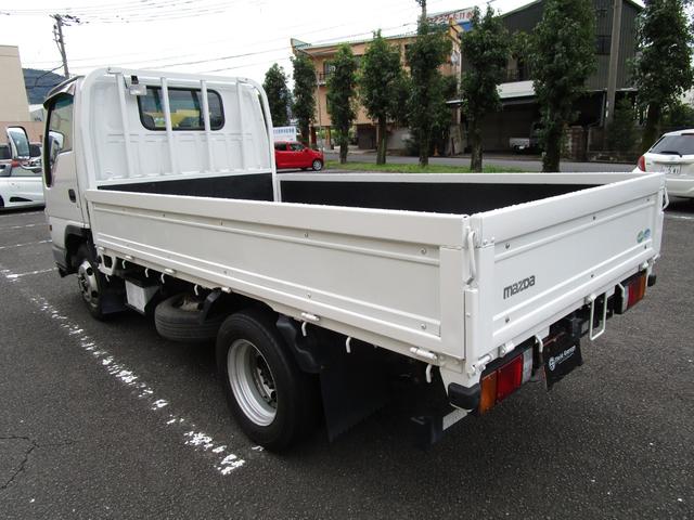 フルワイドロー1.5トン平ボディー ・内外装クリーニング仕上げ・メッキパーツ・ワンオーナー車・左側電動格納ミラー・排気ブレーキ・ナビ付・キーレス・3,000ccディーゼルターボ(5枚目)
