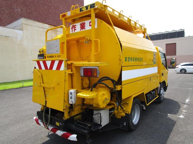 デュトロ 樹木破砕チップ運搬車　・内外装クリーニング仕上・ワンオーナー車・運転席エアバック・ＡＢＳ・カヤバ社製タウンビーバーＣＶ４５型・ＥＳスタート（坂道発進装置）（5枚目）
