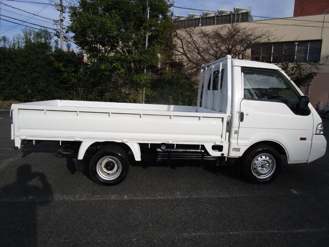 バネットトラック 1t積スーパーロー平ボディーリアルタイヤ ・内外装クリーニング仕上・ワンオーナー車・運転席エアバック(4枚目)