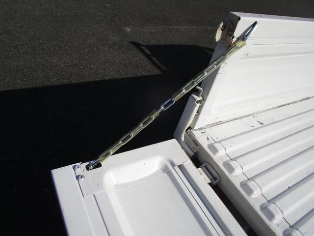 デリカトラック 1tロングGL平ボディー ・内外装クリーニング仕上・ワンオーナー車・車検時記録簿有・CD付ラジオ・運転席エアバック・リアゲートチェーン(12枚目)