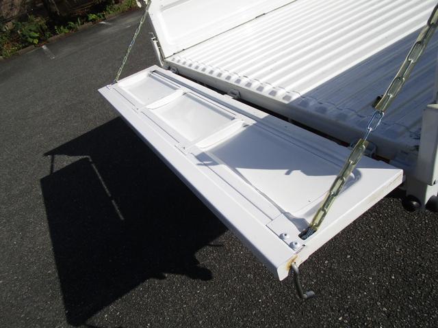 デリカトラック 1tロングGL平ボディー ・内外装クリーニング仕上・ワンオーナー車・車検時記録簿有・CD付ラジオ・運転席エアバック・リアゲートチェーン(13枚目)