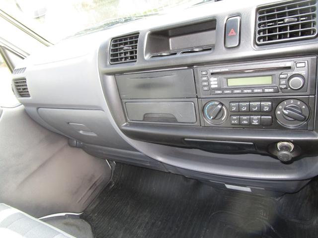 デリカトラック 1tロングGL平ボディー ・内外装クリーニング仕上・ワンオーナー車・車検時記録簿有・CD付ラジオ・運転席エアバック・リアゲートチェーン(17枚目)