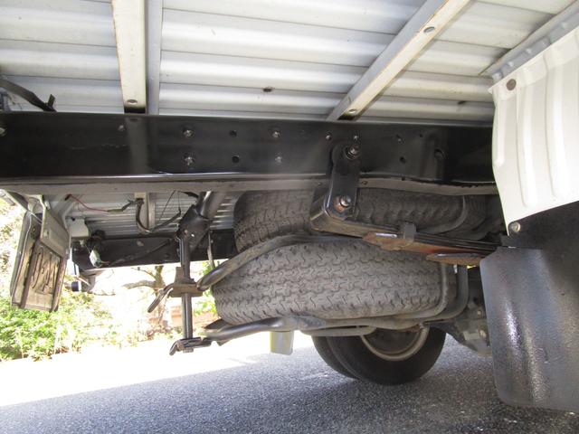 デリカトラック 1tロングGL平ボディー ・内外装クリーニング仕上・ワンオーナー車・車検時記録簿有・CD付ラジオ・運転席エアバック・リアゲートチェーン(25枚目)