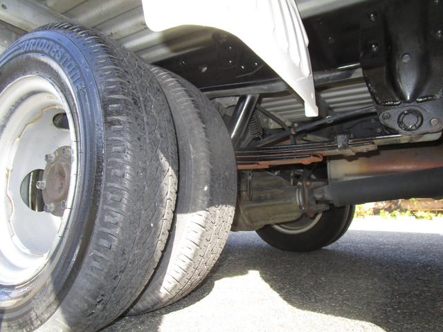 デリカトラック 1tロングGL平ボディー ・内外装クリーニング仕上・ワンオーナー車・車検時記録簿有・CD付ラジオ・運転席エアバック・リアゲートチェーン(26枚目)