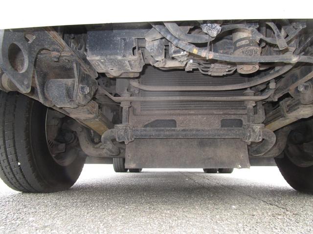 デュトロ 高所作業車 ・内外装クリーニング仕上・運転席エアバック・ABS・アイチ社製高所作業車・SS12A型・バケット積載荷重200K・オールペイント済・左側電動格納ミラー(18枚目)