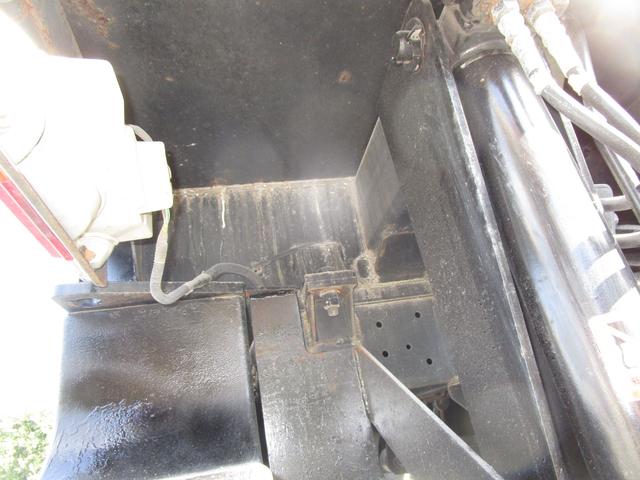 デュトロ 高所作業車　・内外装クリーニング仕上・運転席エアバック・ＡＢＳ・アイチ社製高所作業車・ＳＳ１０Ａ型・バケット積載荷重２００Ｋ・作業高９．７ｍ・ＥＳスタート付・左側電動格納ミラー（21枚目）