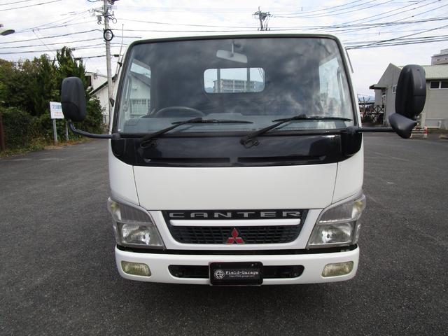 キャンター ２ｔ全低床平ボディー　・内外装クリーニング仕上・ワンオーナー車・車検時記録簿全有・運転席エアバック・ＡＢＳ・左側電動格納ミラー・イージーゴー（坂道発進装置）（3枚目）