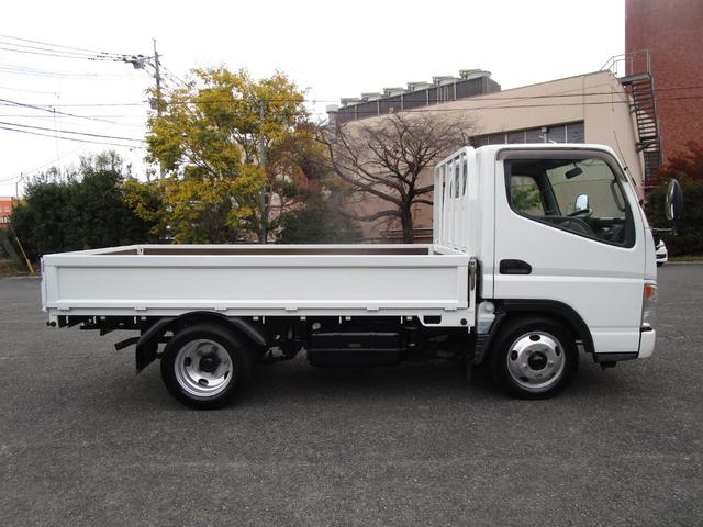 キャンター ２ｔ全低床平ボディー　・内外装クリーニング仕上・ワンオーナー車・車検時記録簿全有・運転席エアバック・ＡＢＳ・左側電動格納ミラー・イージーゴー（坂道発進装置）（5枚目）