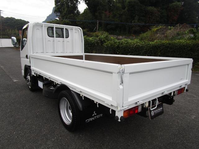 キャンター ２ｔ全低床平ボディー　・内外装クリーニング仕上・ワンオーナー車・車検時記録簿全有・運転席エアバック・ＡＢＳ・左側電動格納ミラー・イージーゴー（坂道発進装置）（7枚目）