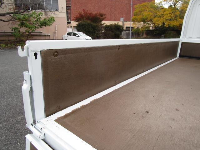 キャンター ２ｔ全低床平ボディー　・内外装クリーニング仕上・ワンオーナー車・車検時記録簿全有・運転席エアバック・ＡＢＳ・左側電動格納ミラー・イージーゴー（坂道発進装置）（11枚目）