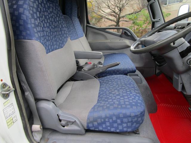 キャンター ２ｔ全低床平ボディー　・内外装クリーニング仕上・ワンオーナー車・車検時記録簿全有・運転席エアバック・ＡＢＳ・左側電動格納ミラー・イージーゴー（坂道発進装置）（14枚目）