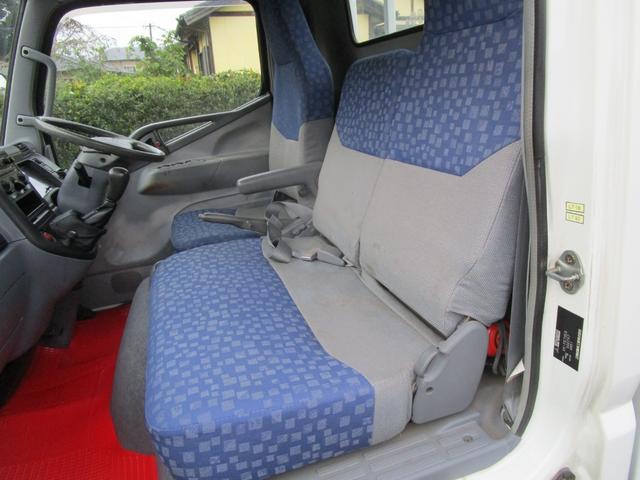 キャンター ２ｔ全低床平ボディー　・内外装クリーニング仕上・ワンオーナー車・車検時記録簿全有・運転席エアバック・ＡＢＳ・左側電動格納ミラー・イージーゴー（坂道発進装置）（15枚目）