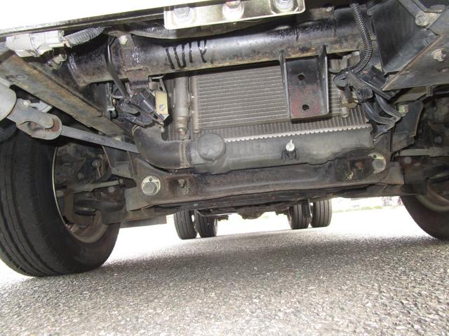 キャンター ２ｔ全低床平ボディー　・内外装クリーニング仕上・ワンオーナー車・車検時記録簿全有・運転席エアバック・ＡＢＳ・左側電動格納ミラー・イージーゴー（坂道発進装置）（20枚目）