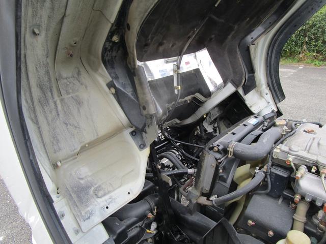 キャンター ２ｔ全低床平ボディー　・内外装クリーニング仕上・ワンオーナー車・車検時記録簿全有・運転席エアバック・ＡＢＳ・左側電動格納ミラー・イージーゴー（坂道発進装置）（25枚目）