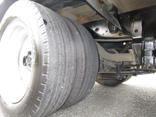 キャンター ２ｔ全低床平ボディー　・内外装クリーニング仕上・ワンオーナー車・車検時記録簿全有・運転席エアバック・ＡＢＳ・左側電動格納ミラー・イージーゴー（坂道発進装置）（30枚目）