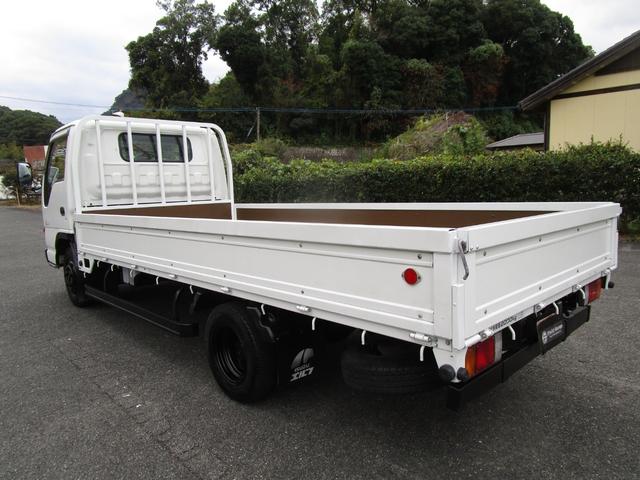 エルフトラック ２ｔワイドロングフラットロー平ボディー　・内外装クリーニング仕上・ワンオーナー車（法人）・運転席エアバック（7枚目）