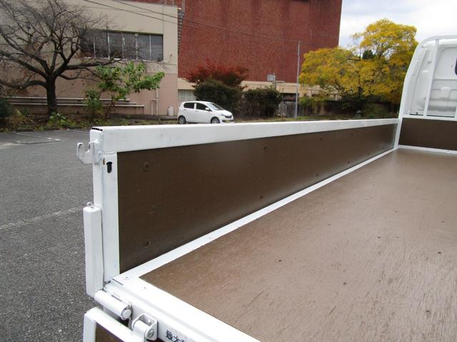 エルフトラック ２ｔワイドロングフラットロー平ボディー　・内外装クリーニング仕上・ワンオーナー車（法人）・運転席エアバック（11枚目）