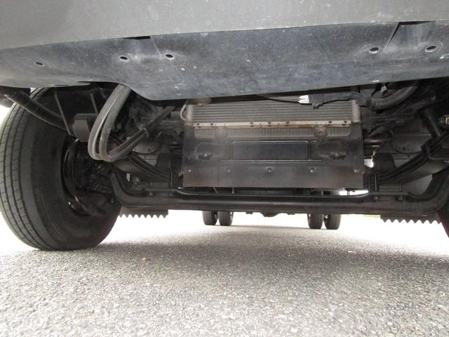 エルフトラック ２ｔワイドロングフラットロー平ボディー　・内外装クリーニング仕上・ワンオーナー車（法人）・運転席エアバック（24枚目）