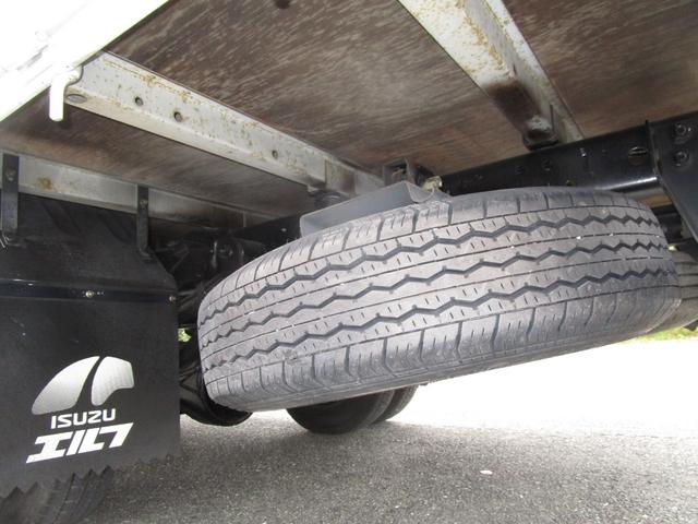 エルフトラック ２ｔワイドロングフラットロー平ボディー　・内外装クリーニング仕上・ワンオーナー車（法人）・運転席エアバック（25枚目）