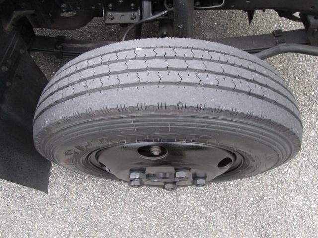 エルフトラック ２ｔワイドロングフラットロー平ボディー　・内外装クリーニング仕上・ワンオーナー車（法人）・運転席エアバック（35枚目）