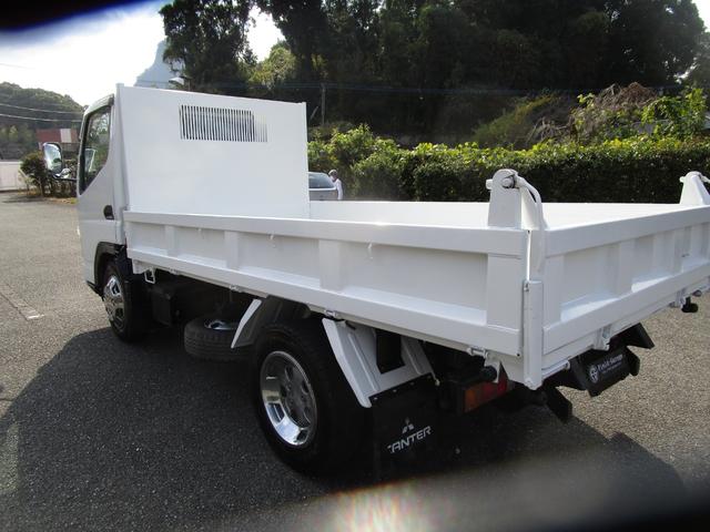 キャンター ２ｔ４ＷＤ全低床ダンプ　・内外装クリーニング仕上・ワンオーナー車・フルタイム４ＷＤ・あおり支柱無・メッキパーツ・ブリッジフック・運転席エアバック・ブリジストンミックスタイヤ６本（7枚目）