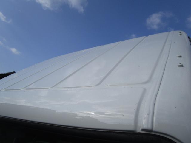 キャンター ２ｔ４ＷＤ全低床ダンプ　・内外装クリーニング仕上・ワンオーナー車・フルタイム４ＷＤ・あおり支柱無・メッキパーツ・ブリッジフック・運転席エアバック・ブリジストンミックスタイヤ６本（8枚目）