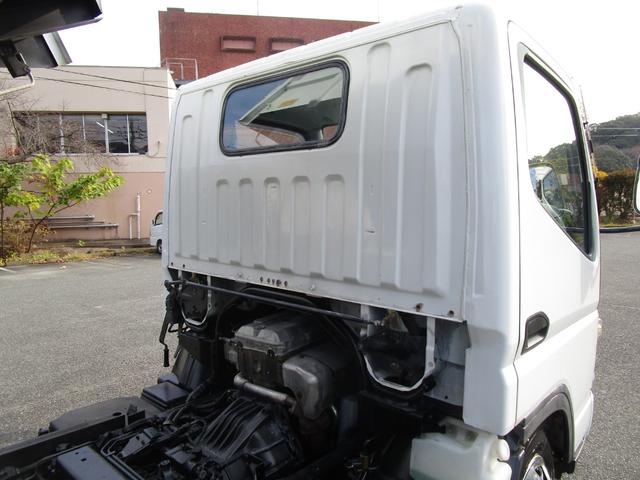 キャンター ２ｔ４ＷＤ全低床ダンプ　・内外装クリーニング仕上・ワンオーナー車・フルタイム４ＷＤ・あおり支柱無・メッキパーツ・ブリッジフック・運転席エアバック・ブリジストンミックスタイヤ６本（9枚目）