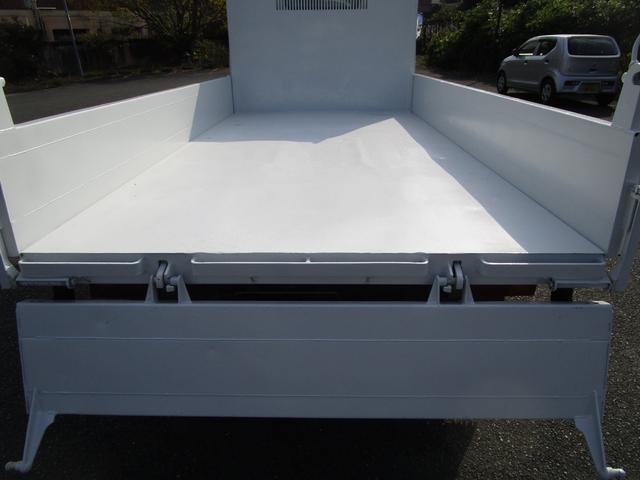 キャンター ２ｔ４ＷＤ全低床ダンプ　・内外装クリーニング仕上・ワンオーナー車・フルタイム４ＷＤ・あおり支柱無・メッキパーツ・ブリッジフック・運転席エアバック・ブリジストンミックスタイヤ６本（10枚目）