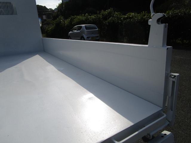 キャンター ２ｔ４ＷＤ全低床ダンプ　・内外装クリーニング仕上・ワンオーナー車・フルタイム４ＷＤ・あおり支柱無・メッキパーツ・ブリッジフック・運転席エアバック・ブリジストンミックスタイヤ６本（13枚目）