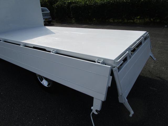 キャンター ２ｔ４ＷＤ全低床ダンプ　・内外装クリーニング仕上・ワンオーナー車・フルタイム４ＷＤ・あおり支柱無・メッキパーツ・ブリッジフック・運転席エアバック・ブリジストンミックスタイヤ６本（16枚目）