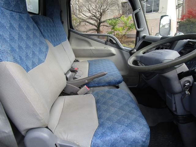 キャンター ２ｔ４ＷＤ全低床ダンプ　・内外装クリーニング仕上・ワンオーナー車・フルタイム４ＷＤ・あおり支柱無・メッキパーツ・ブリッジフック・運転席エアバック・ブリジストンミックスタイヤ６本（21枚目）