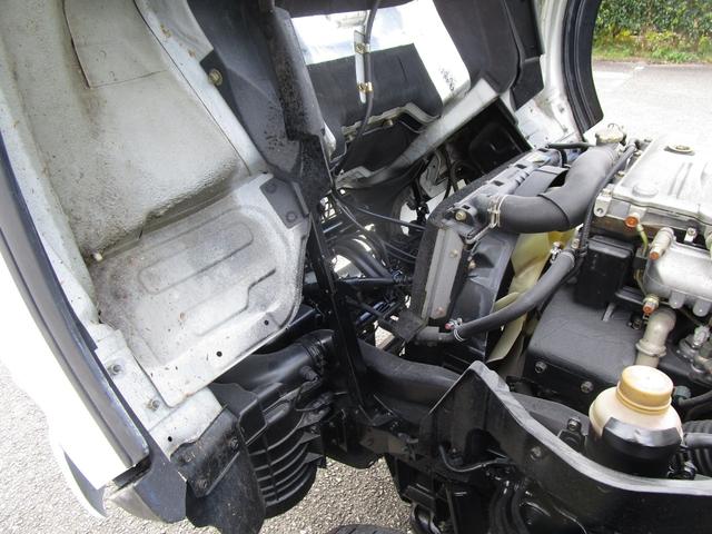 キャンター ２ｔ４ＷＤ全低床ダンプ　・内外装クリーニング仕上・ワンオーナー車・フルタイム４ＷＤ・あおり支柱無・メッキパーツ・ブリッジフック・運転席エアバック・ブリジストンミックスタイヤ６本（34枚目）