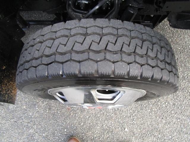 キャンター ２ｔ４ＷＤ全低床ダンプ　・内外装クリーニング仕上・ワンオーナー車・フルタイム４ＷＤ・あおり支柱無・メッキパーツ・ブリッジフック・運転席エアバック・ブリジストンミックスタイヤ６本（38枚目）