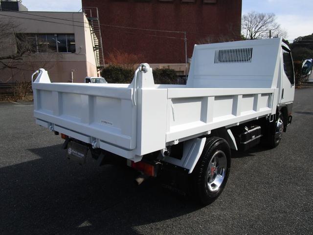 キャンター ３ｔ全低床ダンプ　・内外装クリーニング仕上・ワンオーナー車・メッキパーツ付・オールペイント済・ドライブレコーダー・運転席エアバック（5枚目）