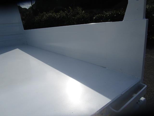 キャンター ３ｔ全低床ダンプ　・内外装クリーニング仕上・ワンオーナー車・メッキパーツ付・オールペイント済・ドライブレコーダー・運転席エアバック（13枚目）