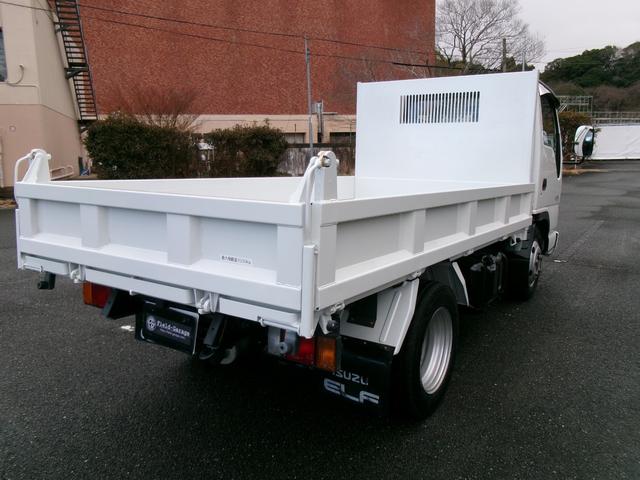 エルフトラック ２ｔフルフラットローダンプ　・内外装クリーニング仕上・ワンオーナー車・あおり支柱無３方開・ブリッジフック・運転席エアバック・ＡＢＳ・ＨＳＡ（5枚目）