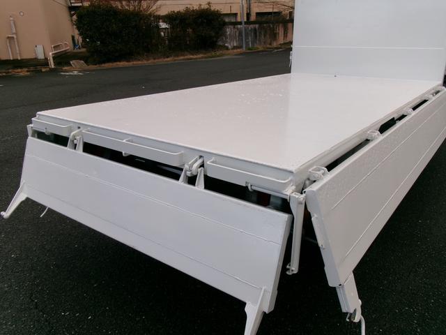 エルフトラック ２ｔフルフラットローダンプ　・内外装クリーニング仕上・ワンオーナー車・あおり支柱無３方開・ブリッジフック・運転席エアバック・ＡＢＳ・ＨＳＡ（10枚目）