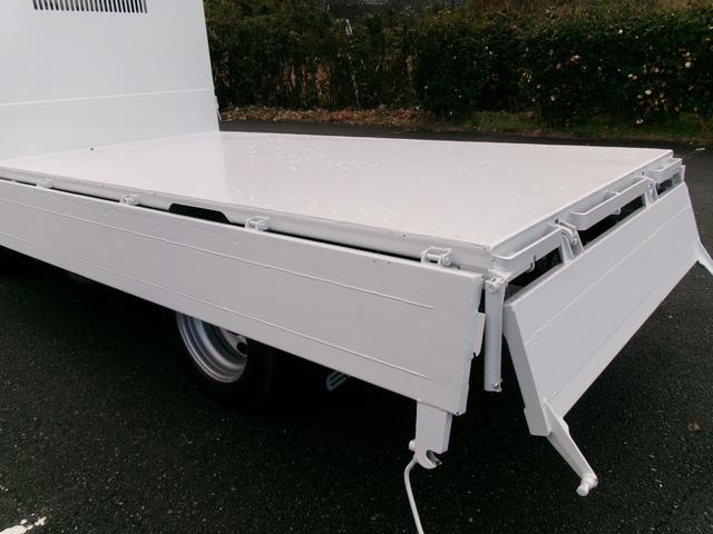 エルフトラック ２ｔフルフラットローダンプ　・内外装クリーニング仕上・ワンオーナー車・あおり支柱無３方開・ブリッジフック・運転席エアバック・ＡＢＳ・ＨＳＡ（11枚目）