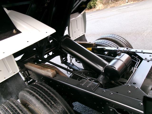 エルフトラック ２ｔフルフラットローダンプ　・内外装クリーニング仕上・ワンオーナー車・あおり支柱無３方開・ブリッジフック・運転席エアバック・ＡＢＳ・ＨＳＡ（25枚目）