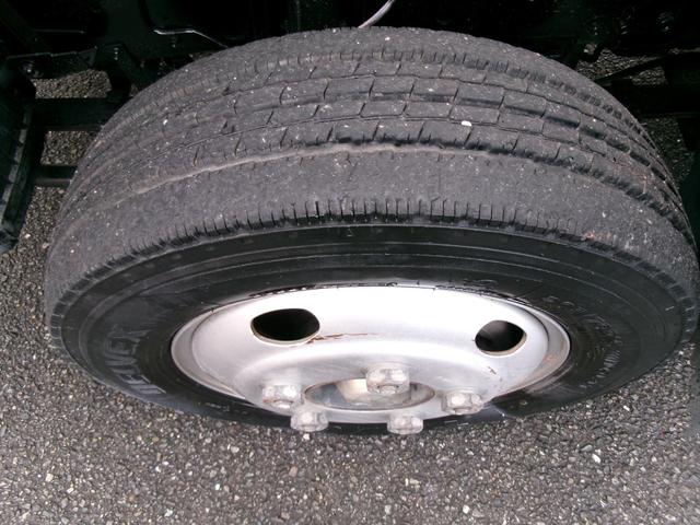 エルフトラック ２ｔフルフラットローダンプ　・内外装クリーニング仕上・ワンオーナー車・あおり支柱無３方開・ブリッジフック・運転席エアバック・ＡＢＳ・ＨＳＡ（33枚目）
