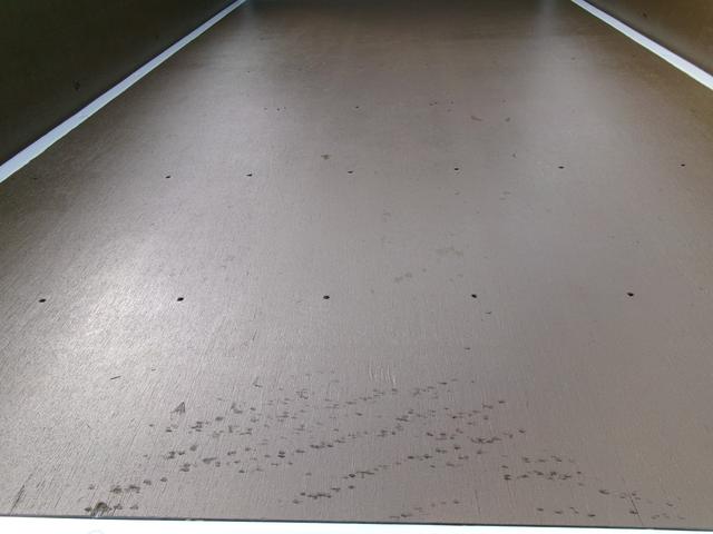 アトラストラック ２ｔフルフラットロー平ボディー　・内外装クリーニング仕上・ＨＳＡ（坂道発進装置）・３ペダル・電動格納ミラー・ＥＴＣ・運転席エアバック・ＡＢＳ（10枚目）