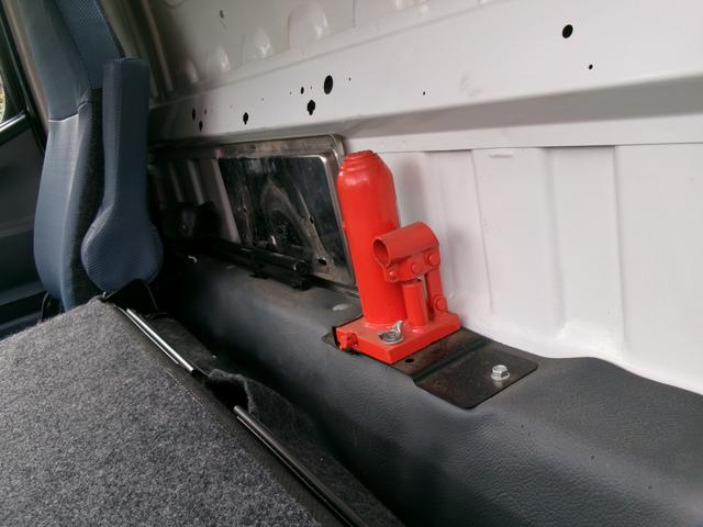 キャンター ２ｔ全低床ダンプ　内外装クリーニング仕上・ブリッジフック・リアゲートロックピン・電動格納ミラー（左）・ＥＴＣ・ミックスタイヤ６本・イージーゴー（坂道発進装置）・運転席エアバック（17枚目）