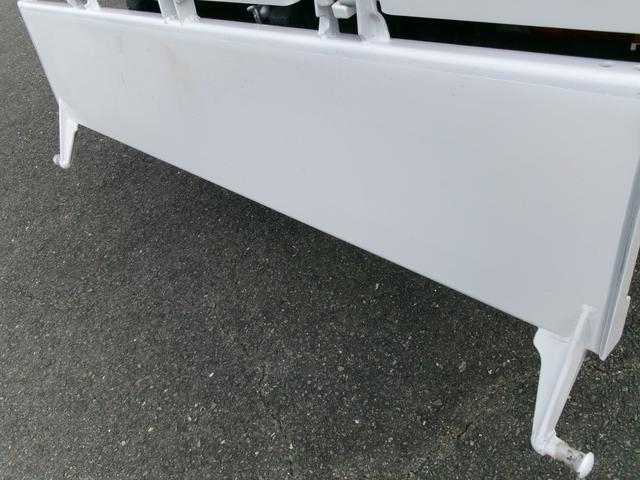 キャンター ２ｔ全低床ダンプ　内外装クリーニング仕上・ブリッジフック・リアゲートロックピン・電動格納ミラー（左）・ＥＴＣ・ミックスタイヤ６本・イージーゴー（坂道発進装置）・運転席エアバック（24枚目）